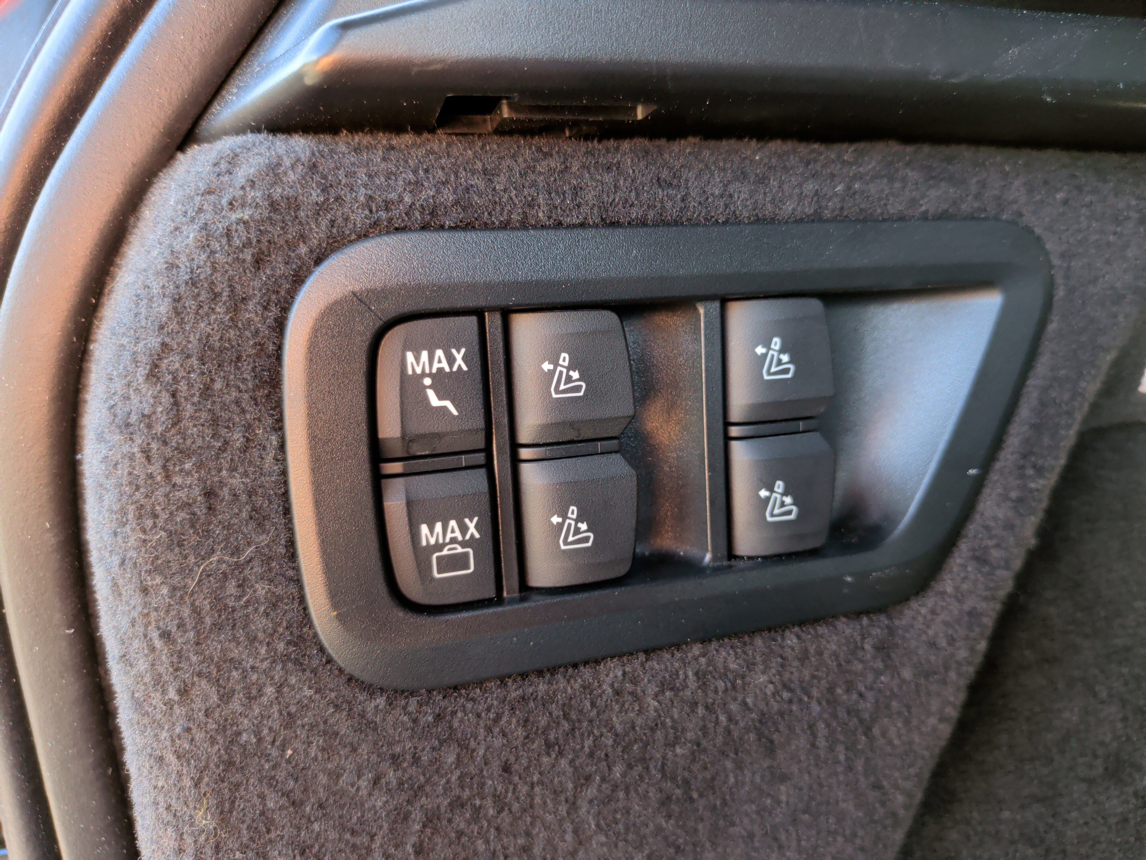 Certified 2024 BMW X7 M60i w/ Executive Package image 47