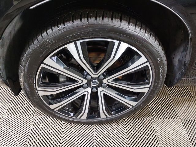 Used 2023 Volvo XC60 B5 Ultimate w/ Climate Package image 9