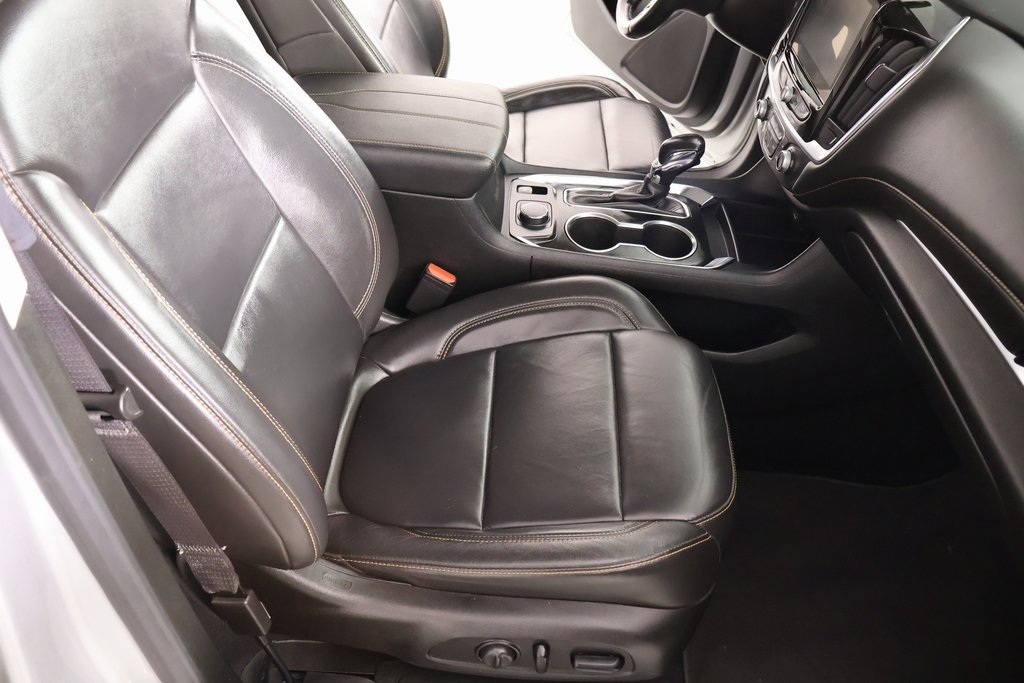 Used 2021 Chevrolet Traverse LT image 14