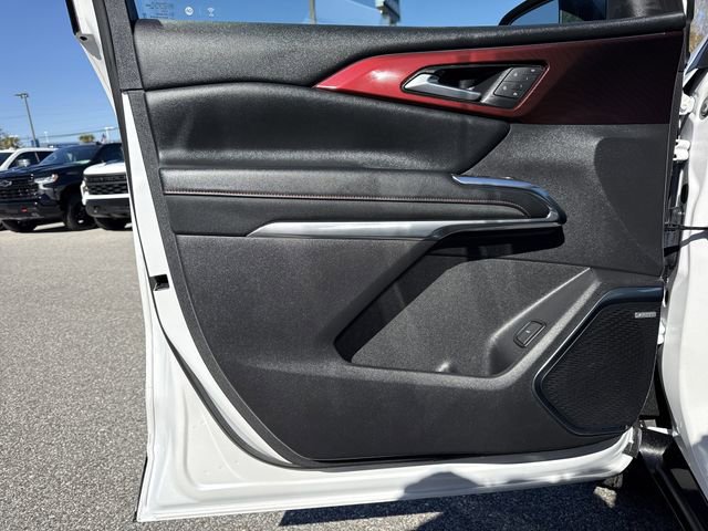 Used 2024 Chevrolet Traverse RS image 39