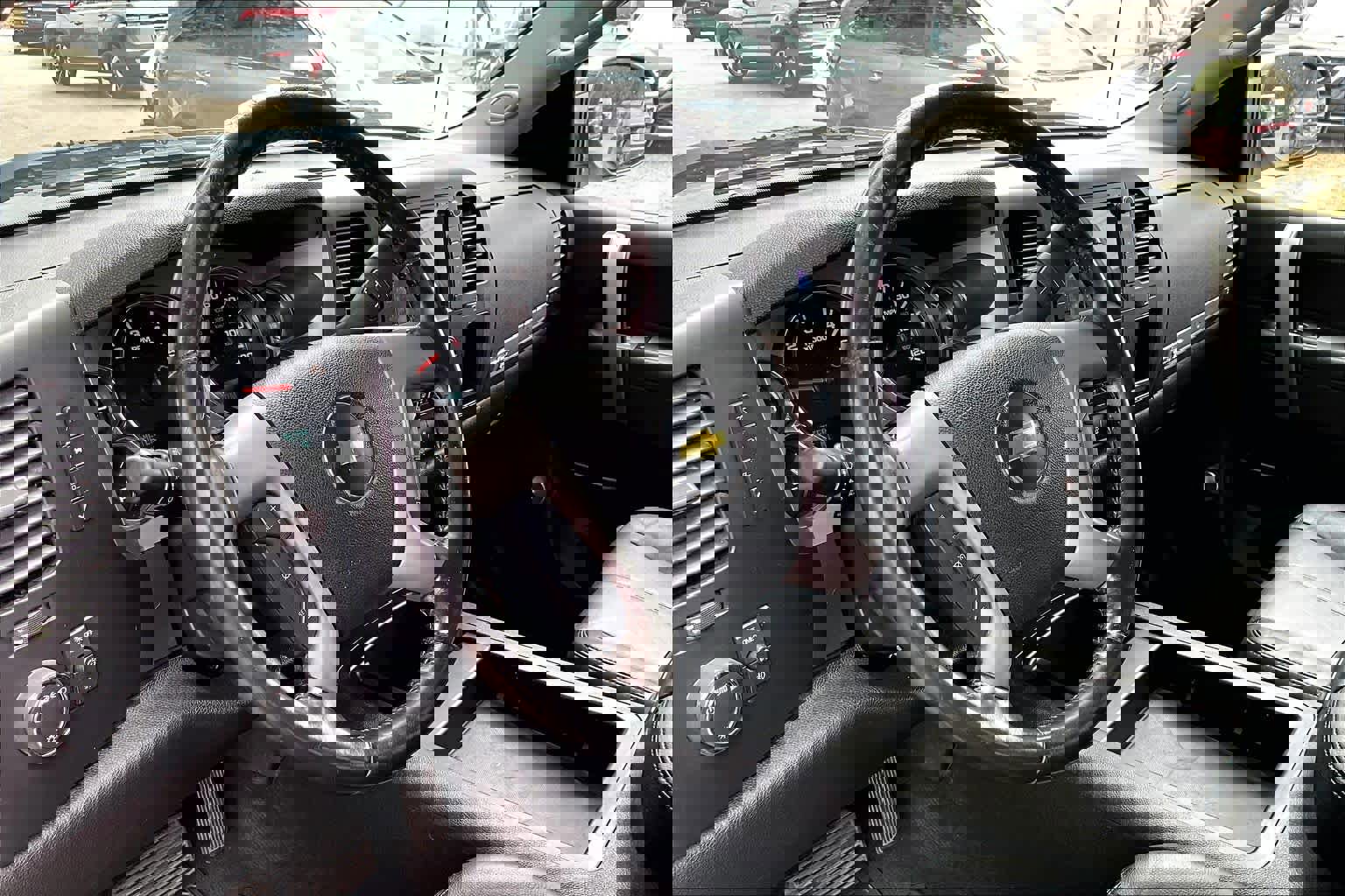 Used 2013 Chevrolet Silverado 1500 LT image 17