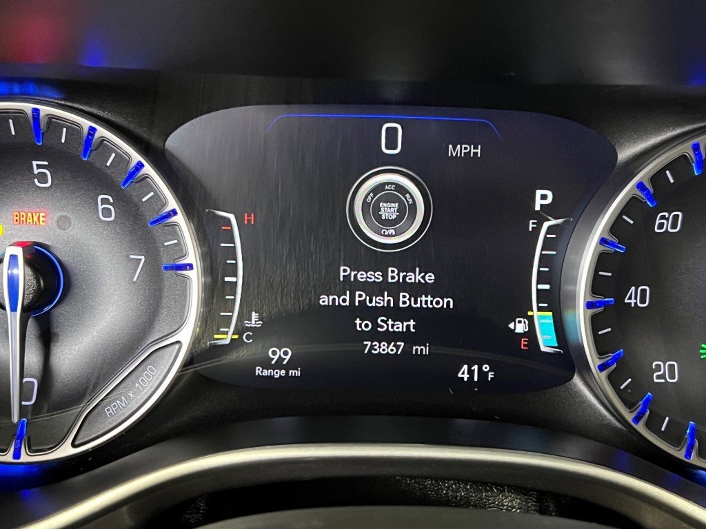 Used 2023 Chrysler Pacifica Touring-L image 34