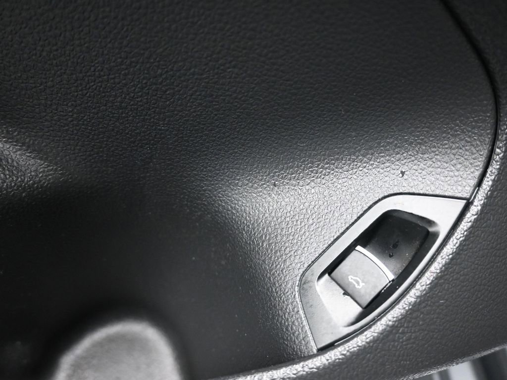 Used 2014 Volkswagen Passat 1.8T Wolfsburg Edition image 11