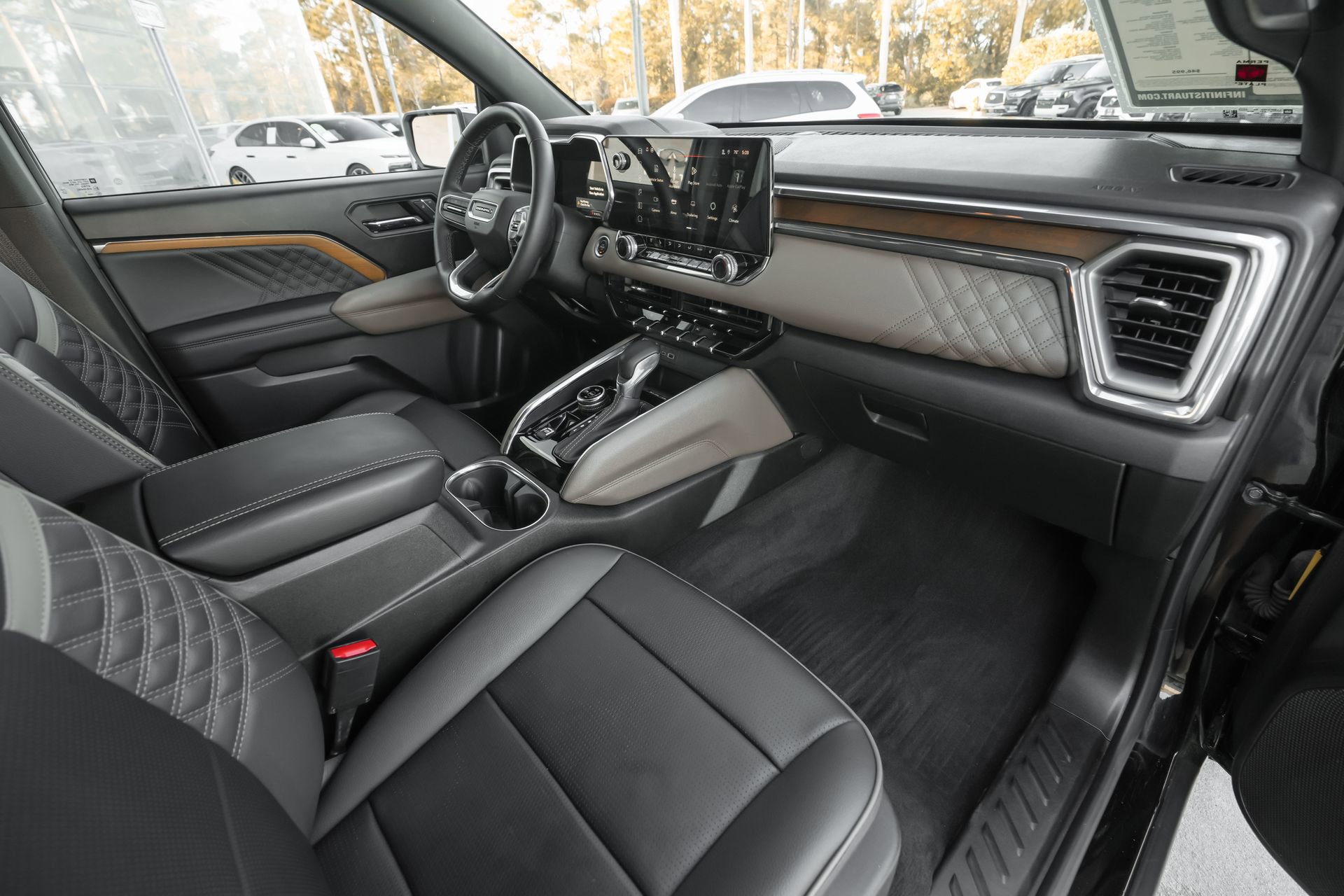 Used 2024 GMC Canyon Denali w/ LPO, Denali Black Edition image 39