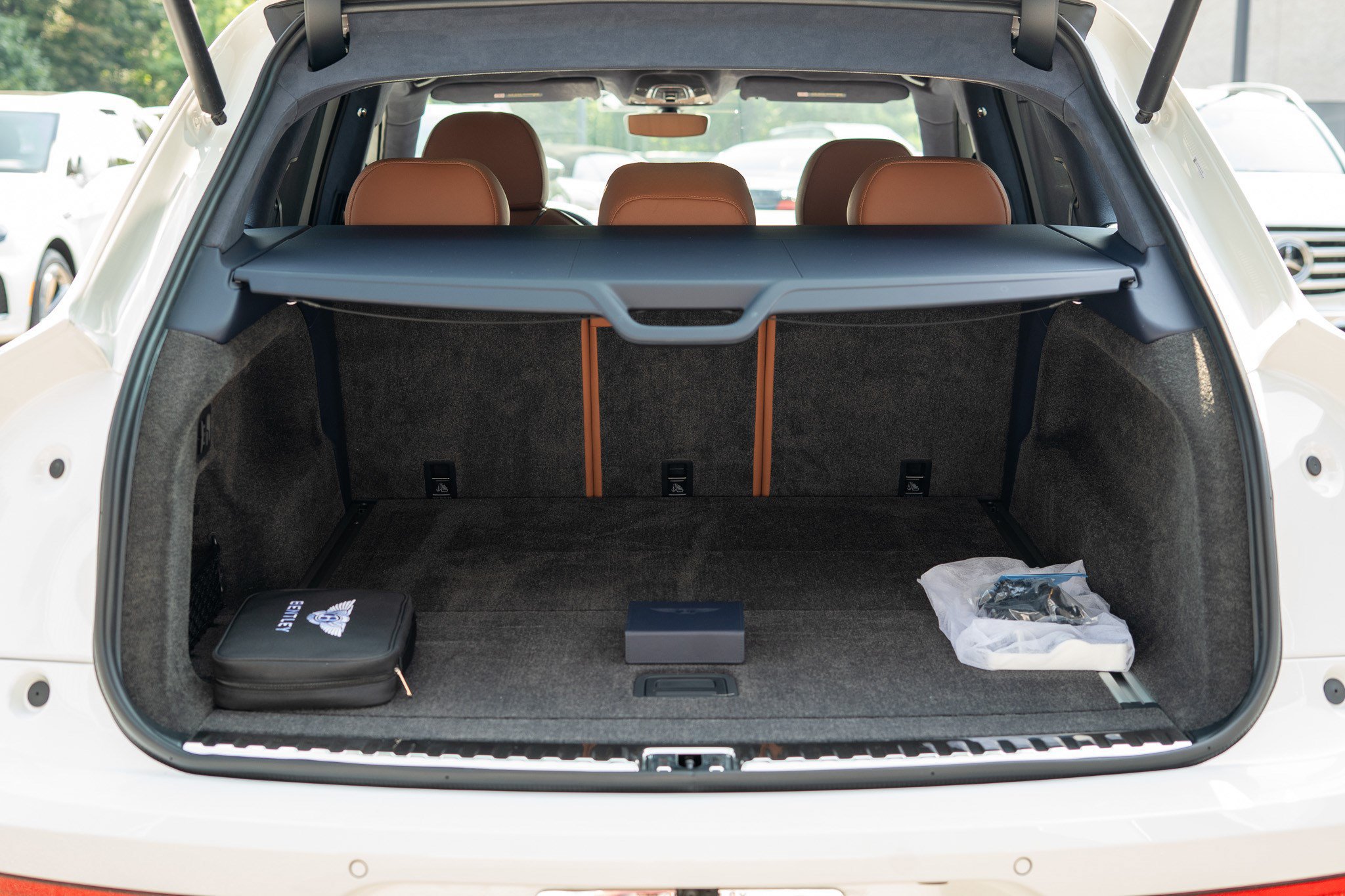 New 2026 Bentley Bentayga AWD/4WD image 29