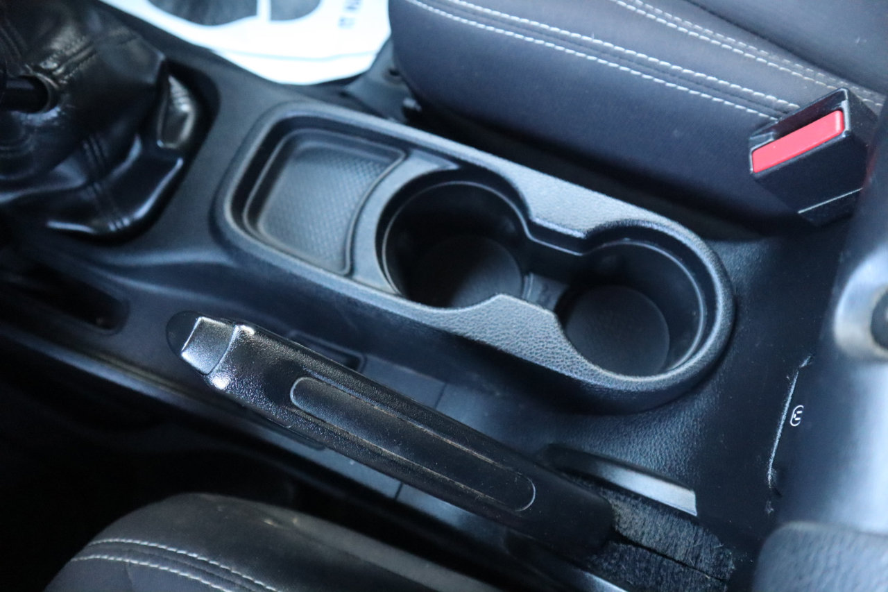 Used 2014 Jeep Wrangler Unlimited Rubicon w/ Connectivity Group image 74