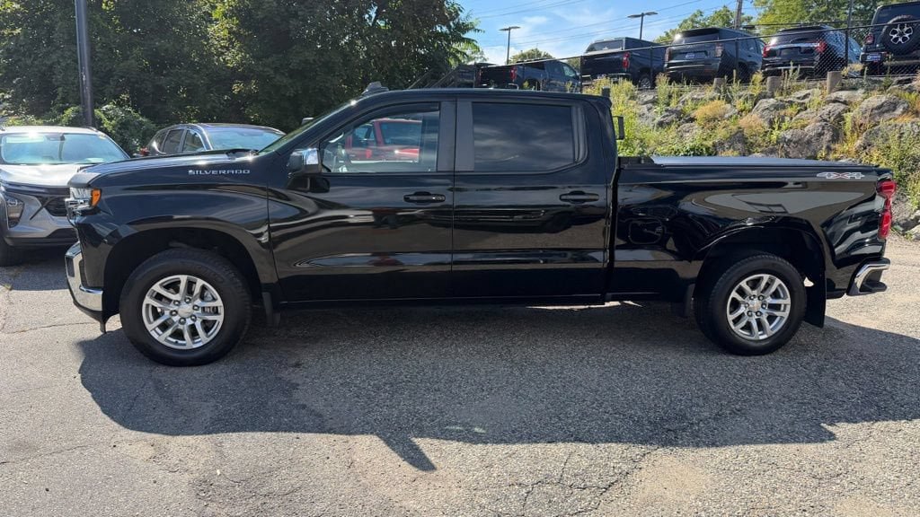 Used 2021 Chevrolet Silverado 1500 LT AWD/4WD image 3