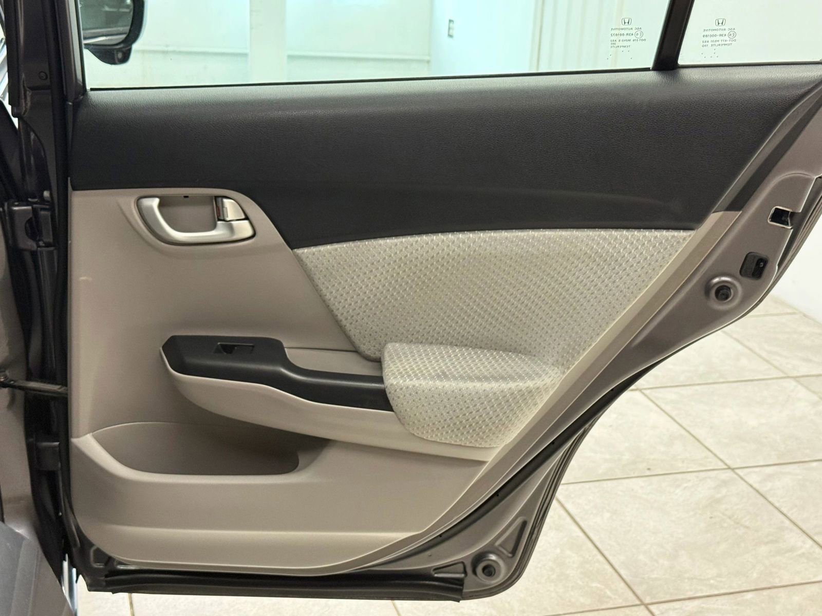 Used 2014 Honda Civic Hybrid Sedan image 21