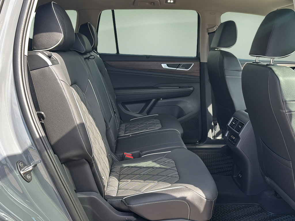 New 2026 Volkswagen Atlas SEL Premium R-Line AWD/4WD image 13