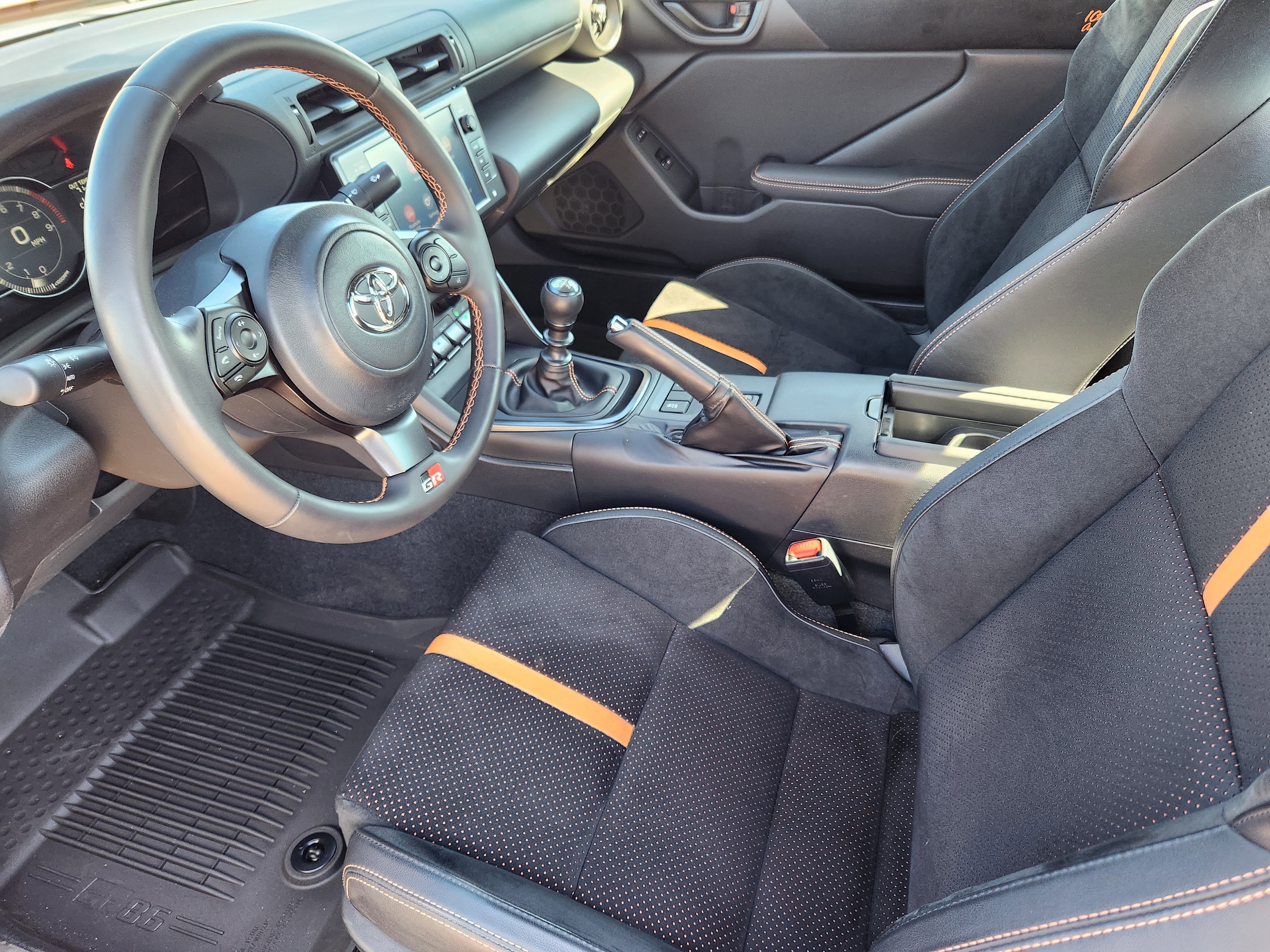 Certified 2023 Toyota GR86 10th Anniversary SE RWD image 9