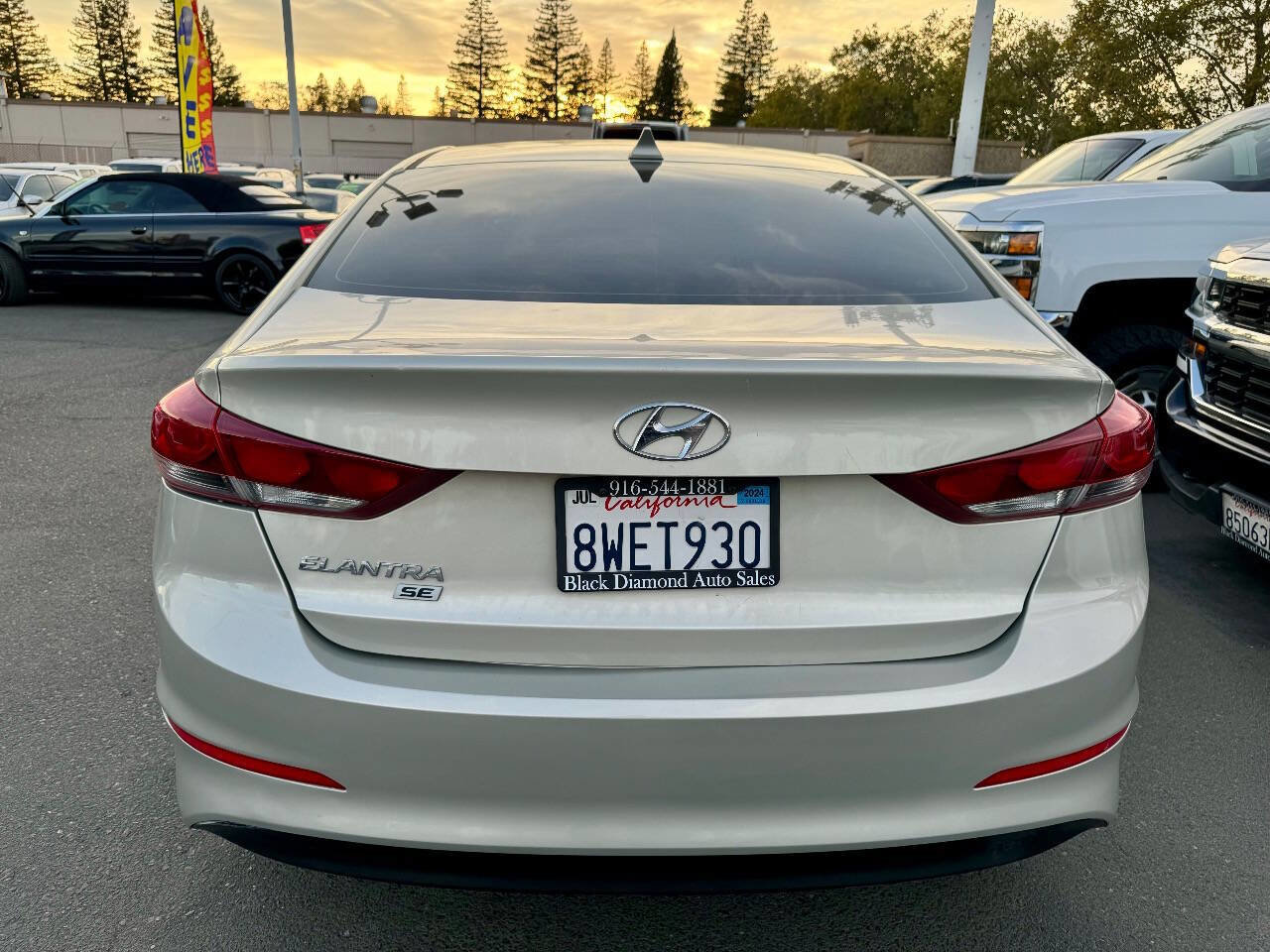 Used 2017 Hyundai Elantra SE image 7