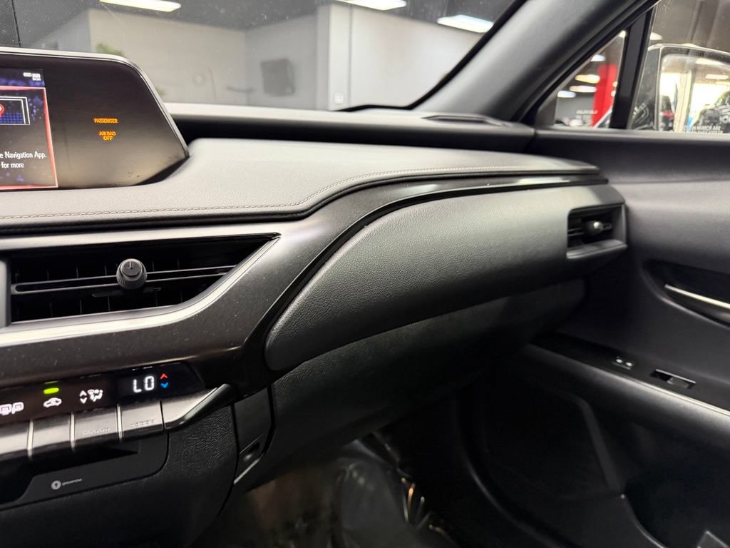 Used 2021 Lexus UX 200 w/ Accessory Package (Z1) FWD image 27