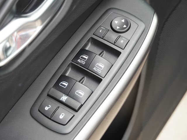 Used 2019 Jeep Cherokee Limited FWD image 21