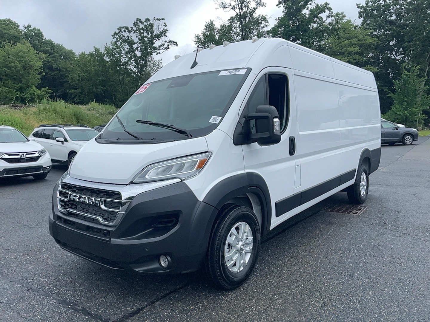 Used 2025 RAM ProMaster 3500 w/ Quick Order Package 22G SLT FWD image 3