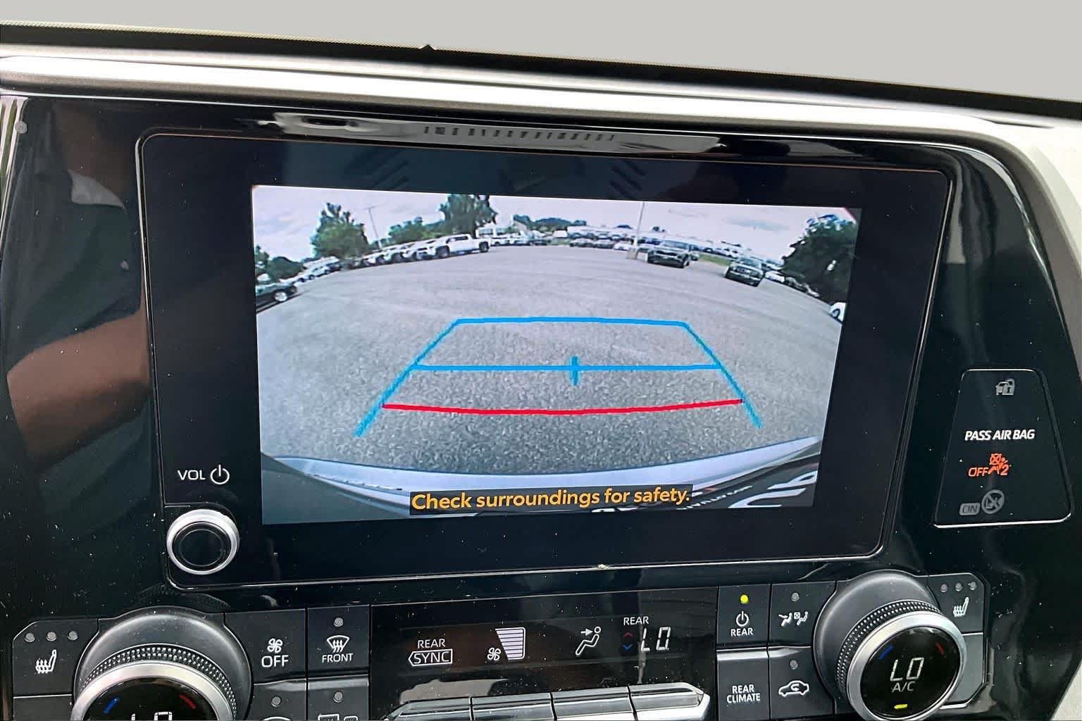 Used 2024 Toyota Highlander XLE AWD/4WD image 27