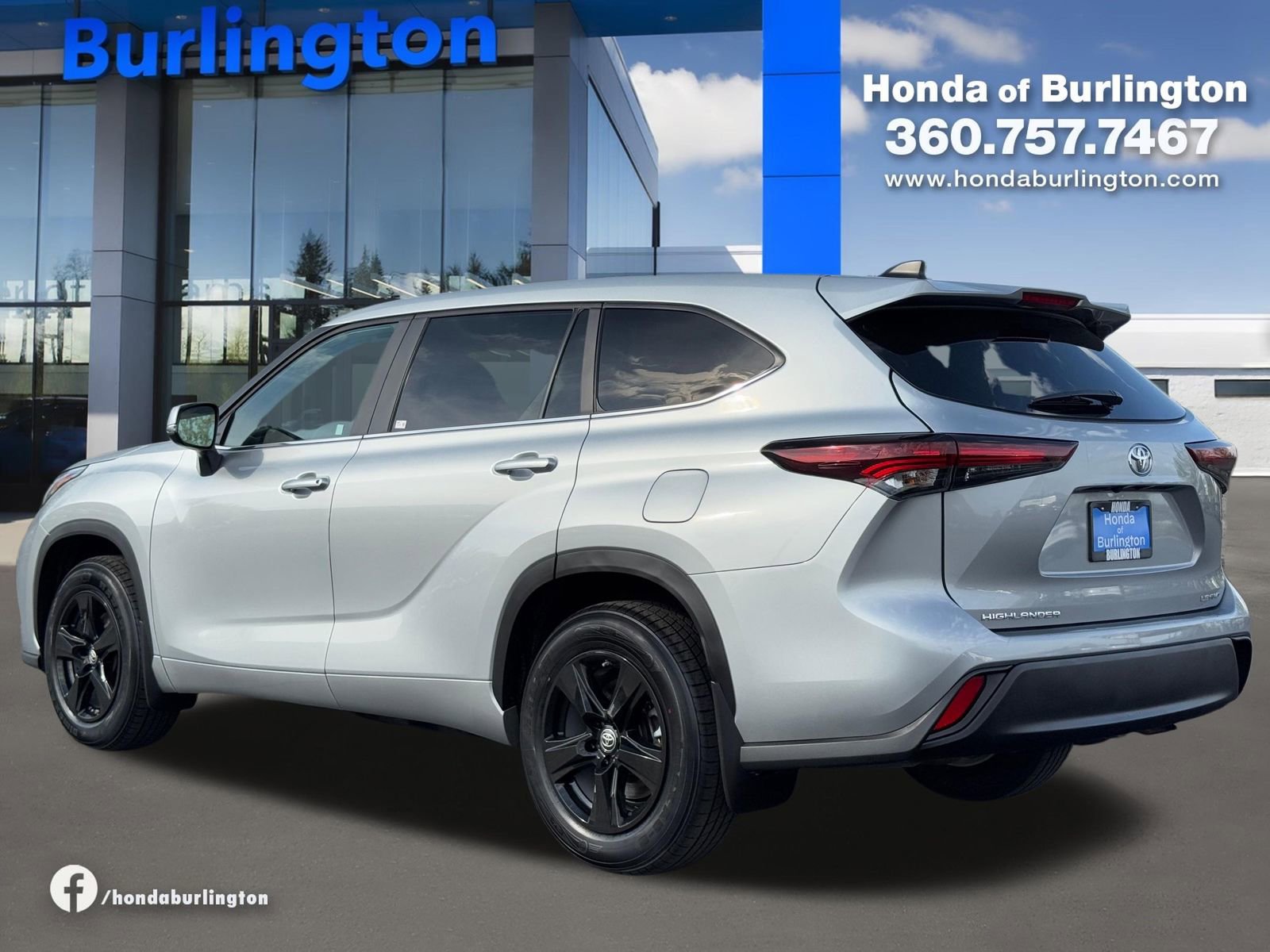 Used 2024 Toyota Highlander Limited AWD/4WD image 4