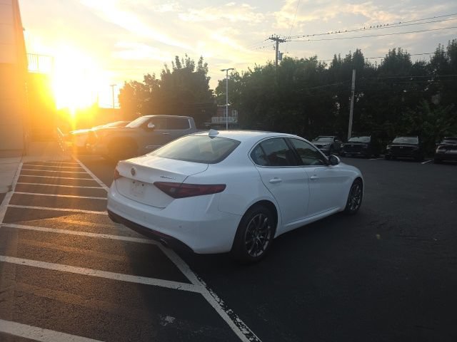 Used 2018 Alfa Romeo Giulia AWD image 7