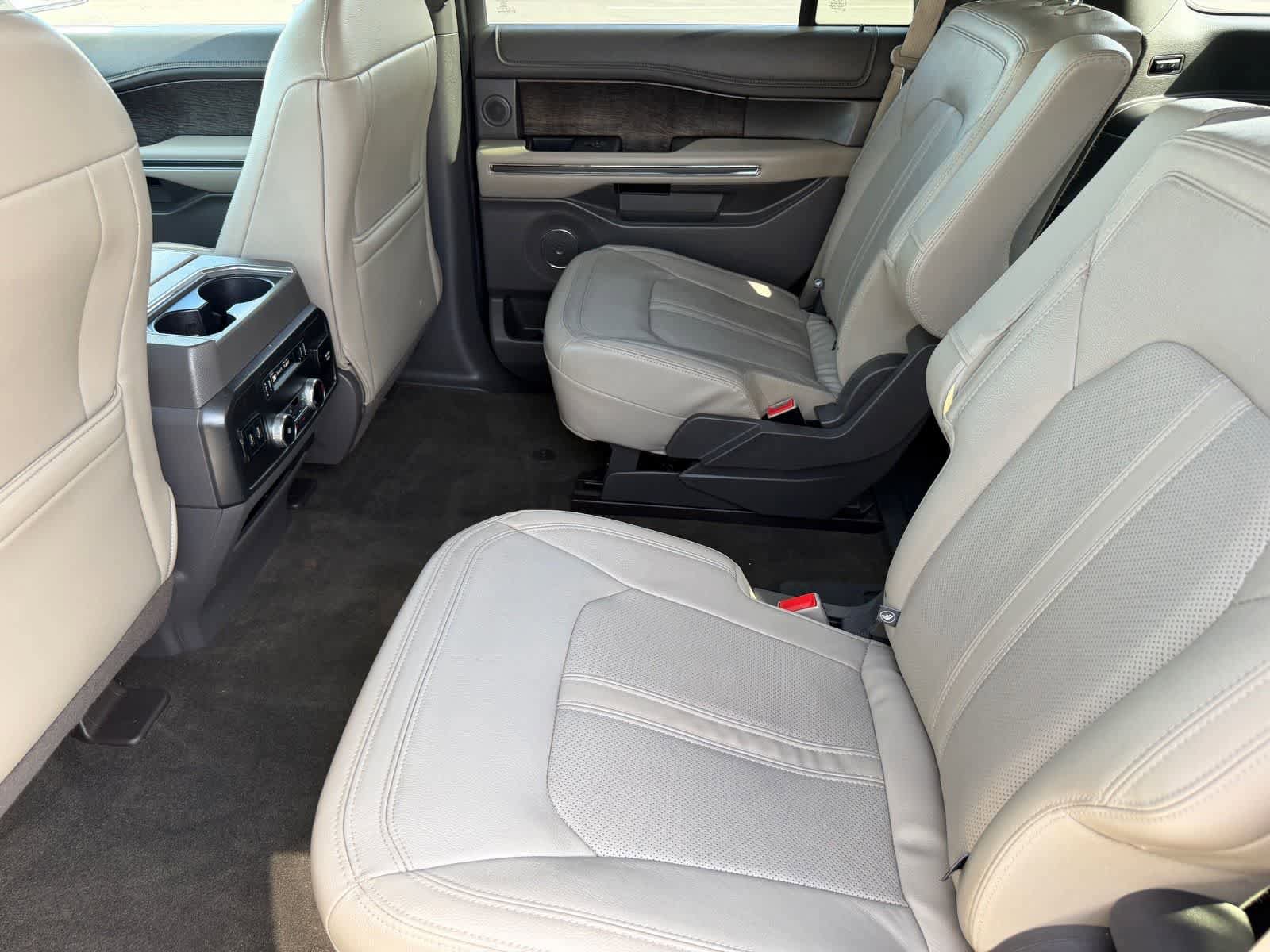 Used 2019 Ford Expedition Limited w/ Equipment Group 302A RWD image 10