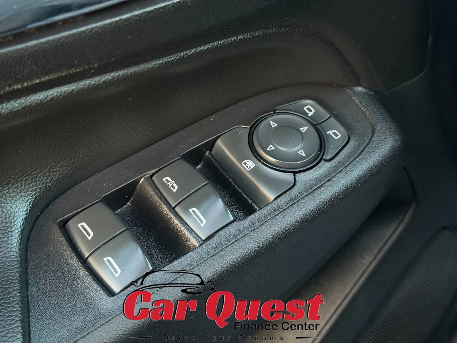 Used 2019 Chevrolet Equinox LT FWD image 29