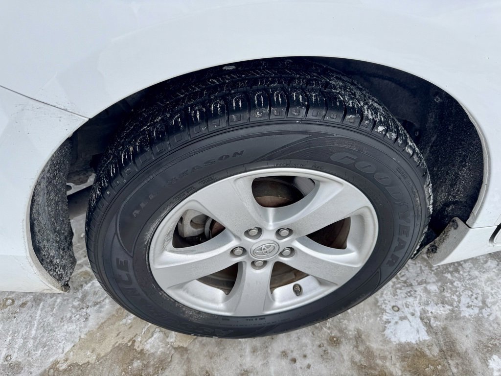 Used 2017 Toyota Sienna L image 8