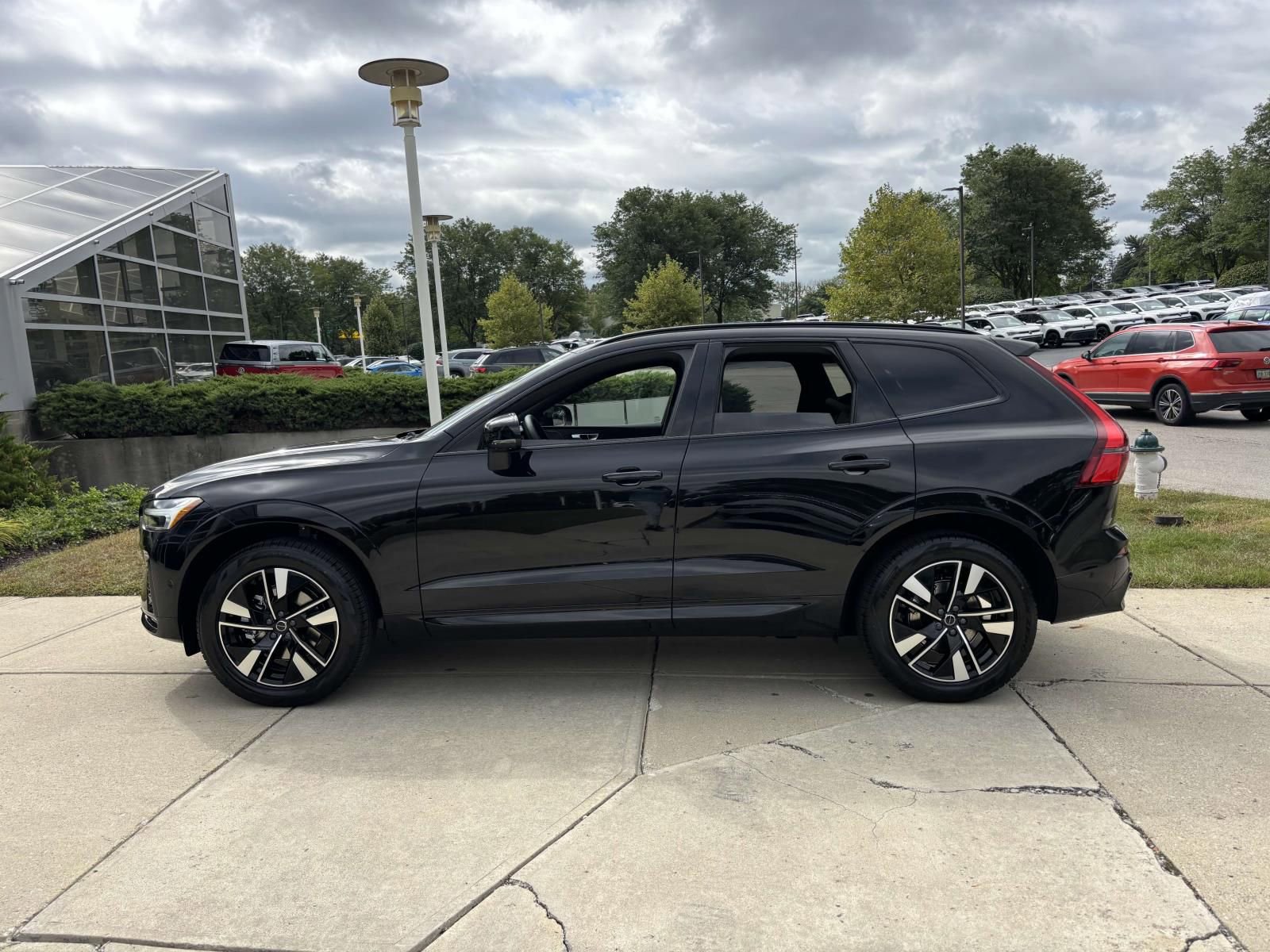 New 2026 Volvo XC60 B5 Plus w/ Protection Package Premier image 4