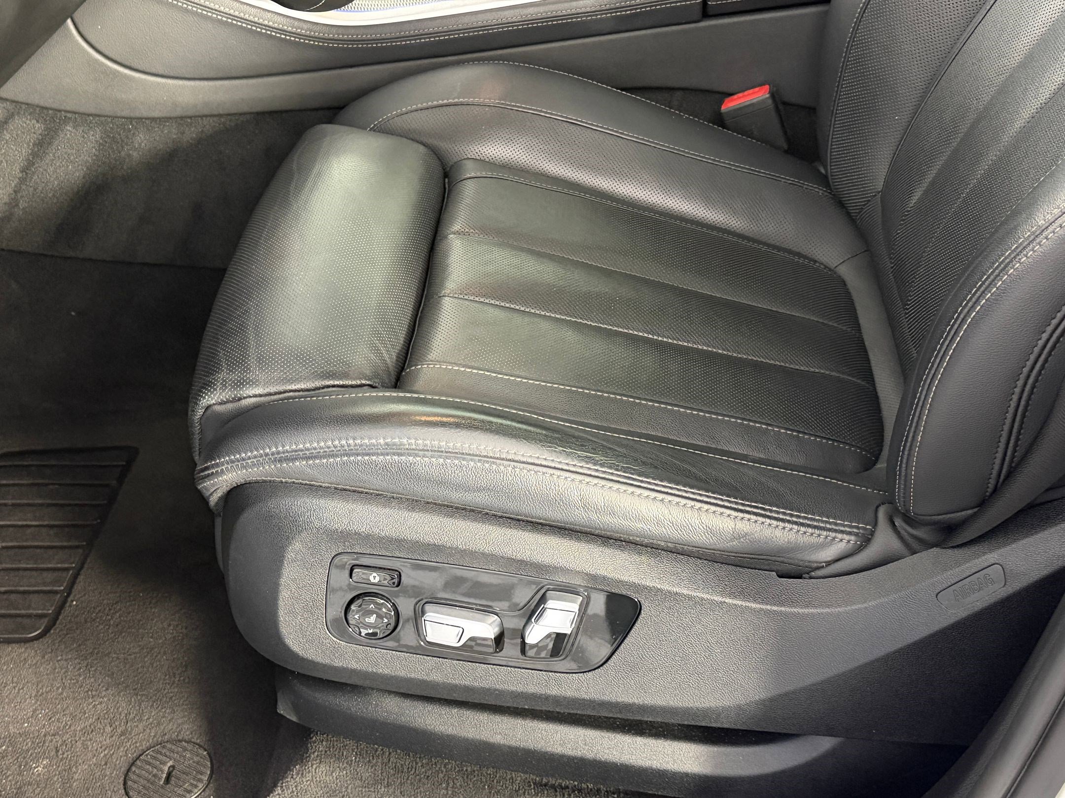Used 2022 BMW X5 sDrive40i w/ M Sport Package RWD image 13