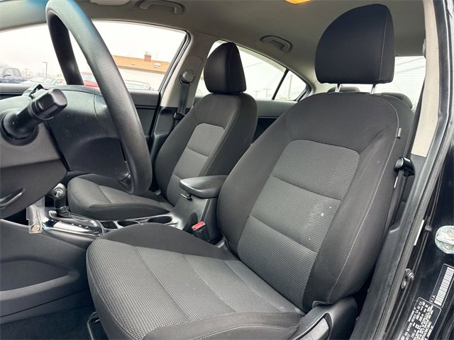 Used 2017 Kia Forte LX image 11