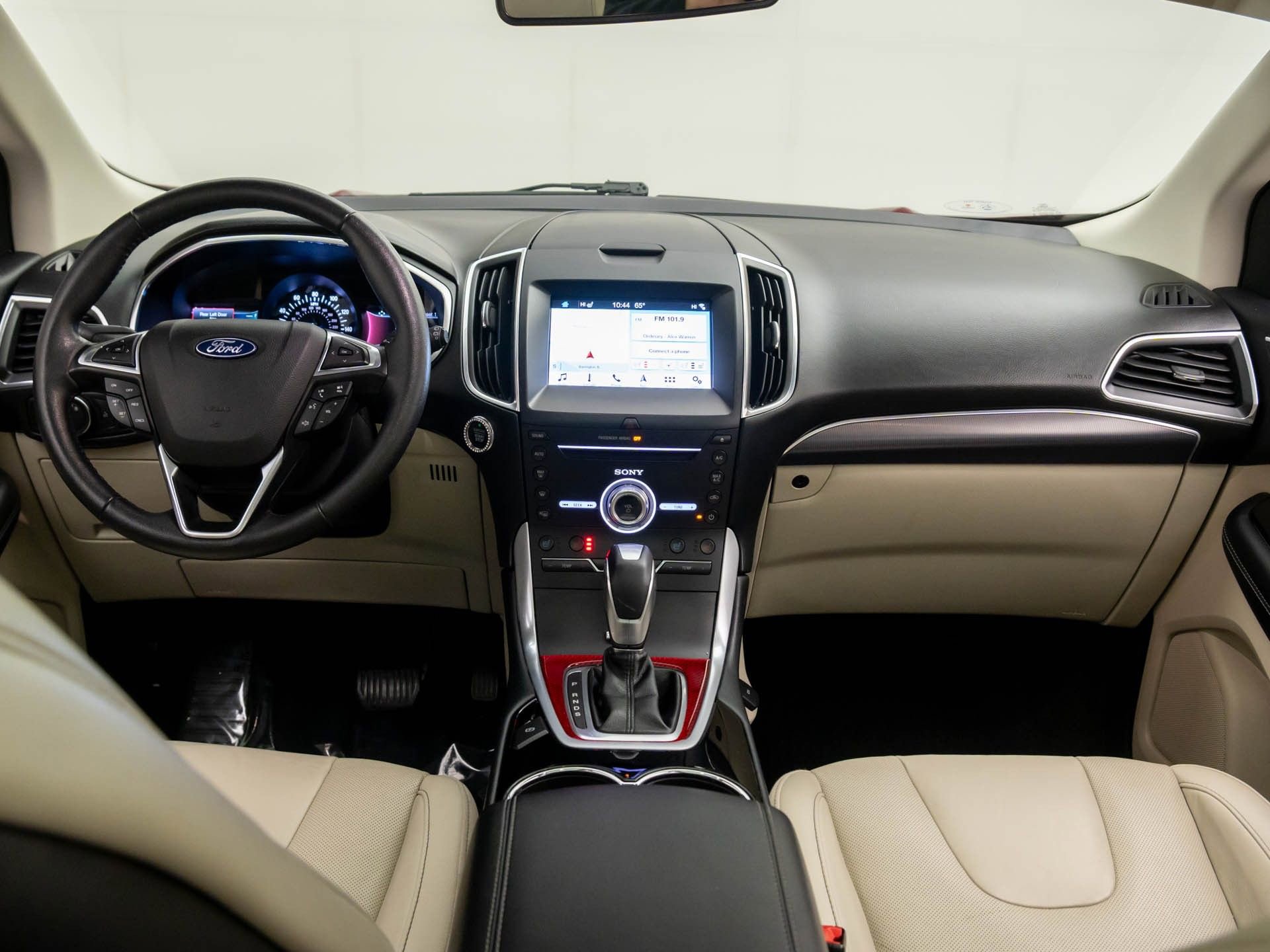 Used 2018 Ford Edge Titanium w/ Equipment Group 301A image 10