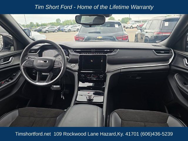 Used 2023 Jeep Grand Cherokee L Laredo AWD/4WD image 7
