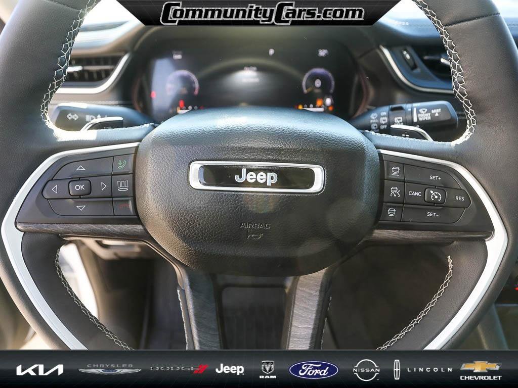 Used 2023 Jeep Grand Cherokee L Limited w/ Luxury Tech Group II image 15