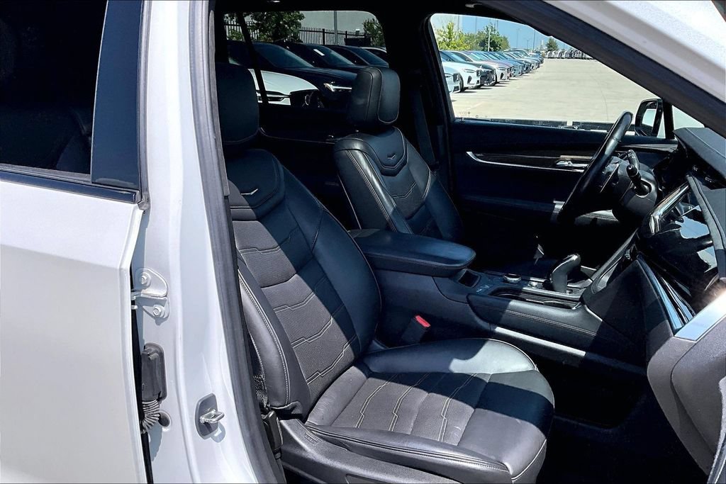 Used 2024 Cadillac XT6 Sport w/ Platinum Package AWD/4WD image 9