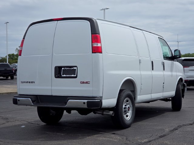 New 2026 GMC Savana 3500 w/ Driver Convenience Package RWD image 17