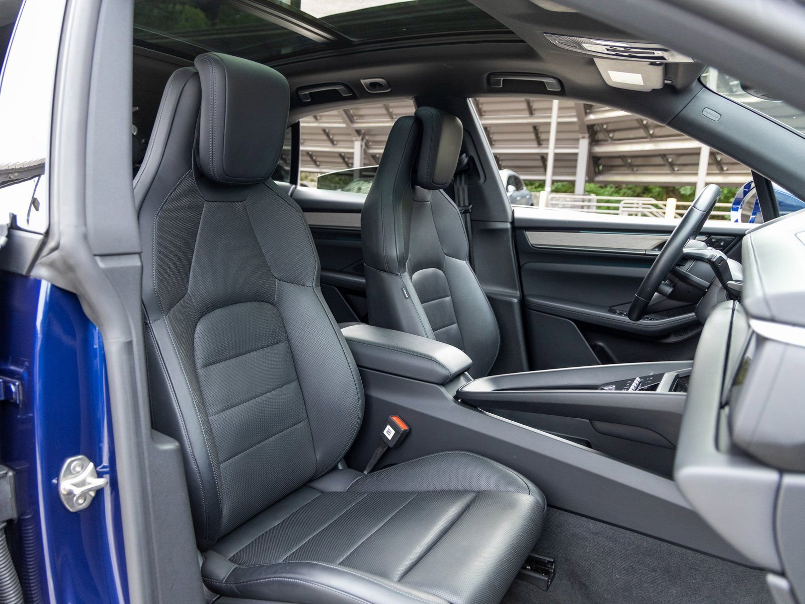 Used 2024 Porsche Macan 4 Electric image 57