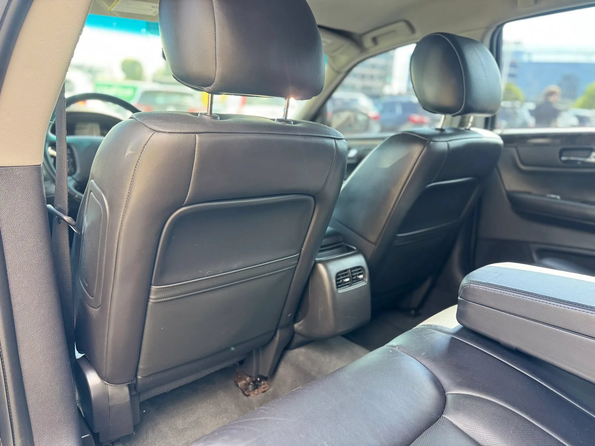 Used 2010 Cadillac DTS FWD image 30
