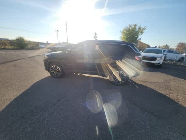 Certified 2022 Jeep Compass Limited w/ Sun and Sound Group AWD/4WD image 28