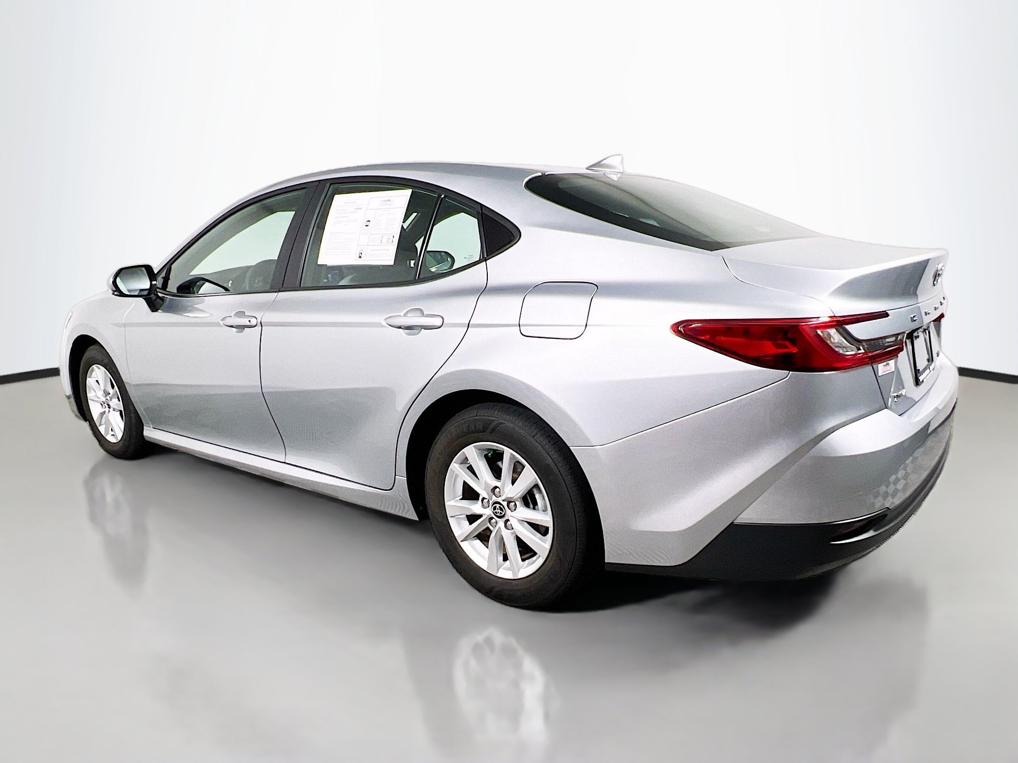 Used 2025 Toyota Camry LE FWD image 8