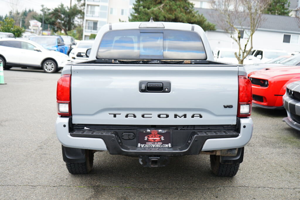 Used 2019 Toyota Tacoma TRD Off-Road w/ TRD Premium Off Road Package image 4
