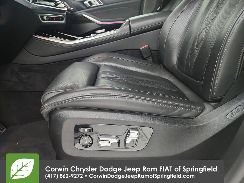 Used 2025 BMW X5 xDrive50e AWD/4WD image 19