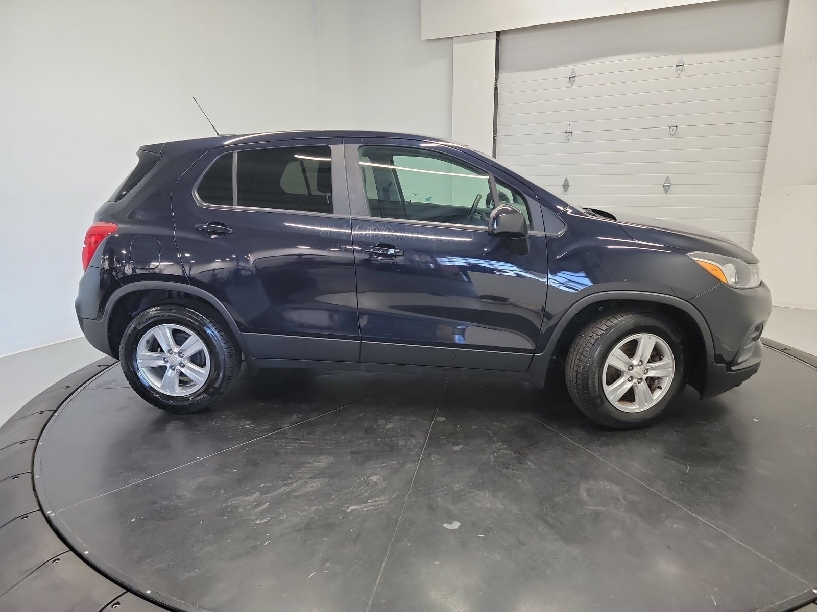 Used 2021 Chevrolet Trax LS w/ Tint and Cruise Package FWD image 11