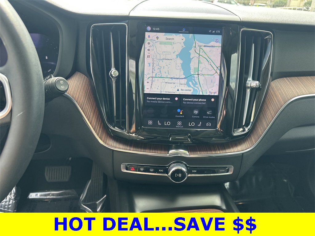 Used 2023 Volvo XC60 B5 Plus image 20