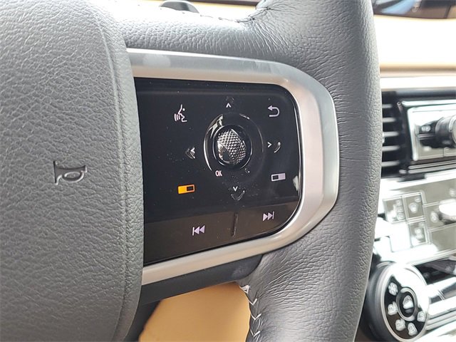 New 2025 Nissan Armada SL w/ Captain's Chari Seat Package image 11