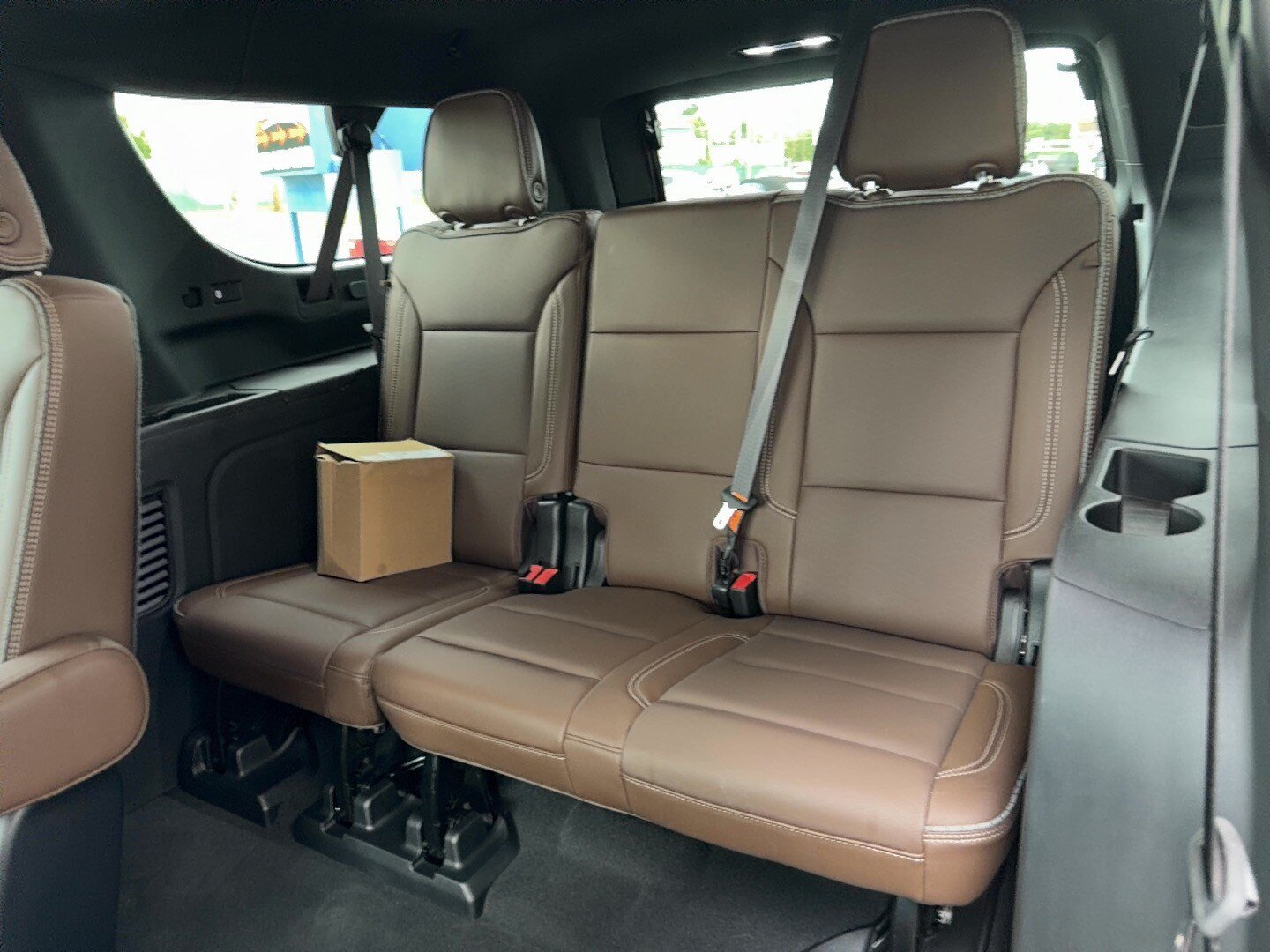 Used 2022 Chevrolet Suburban High Country w/ LPO, Illumination Package AWD/4WD image 21