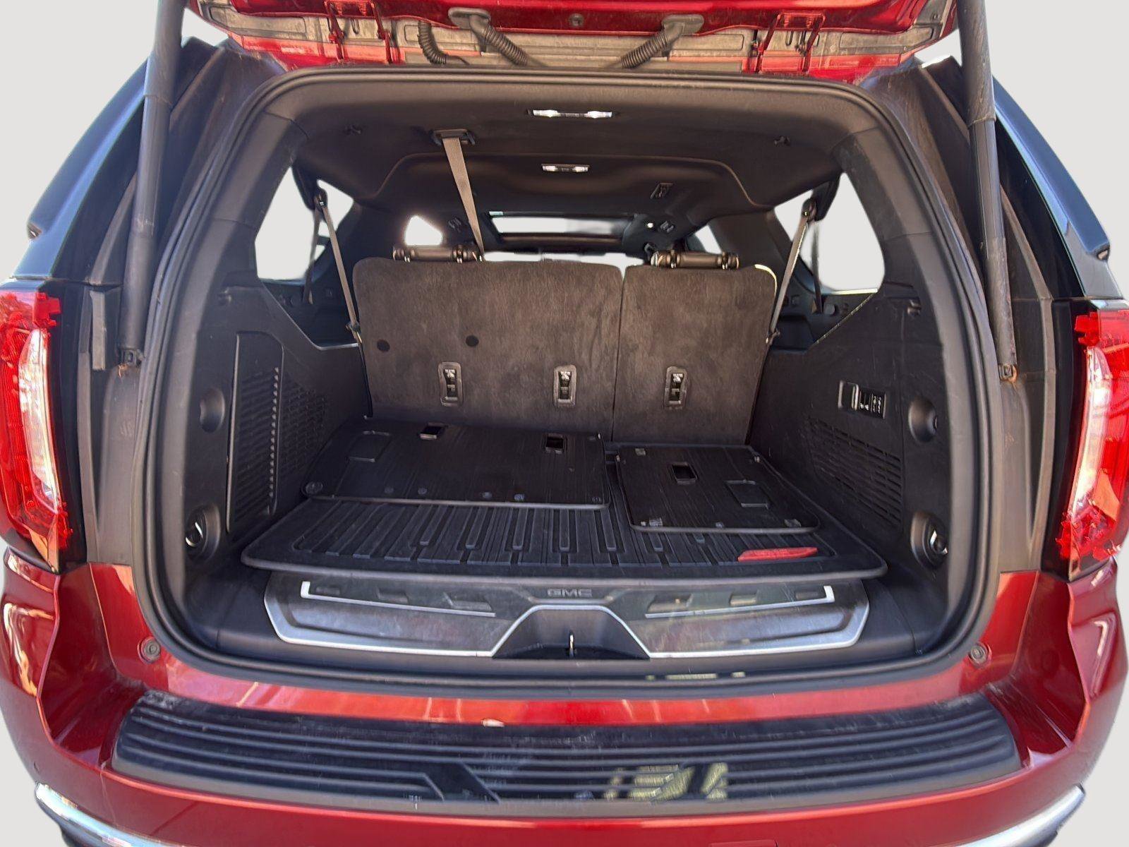 Used 2022 GMC Yukon XL SLT w/ SLT Luxury Package image 21