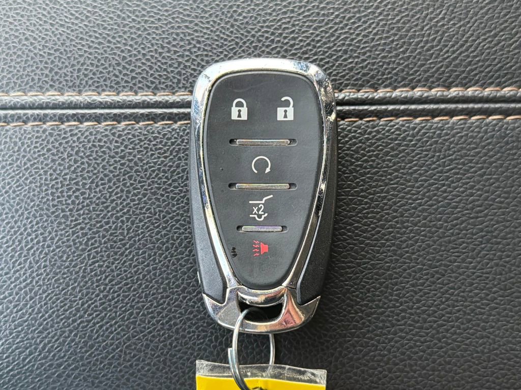 Used 2023 GMC Terrain AT4 image 30