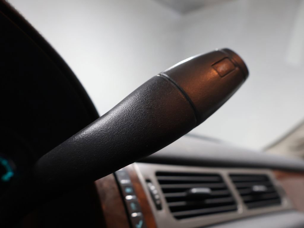 Used 2008 Chevrolet Suburban LT image 37