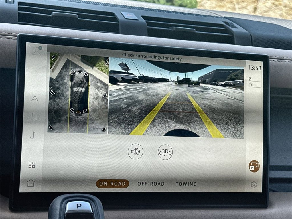 Used 2025 Land Rover Defender 110 X-Dynamic SE image 25