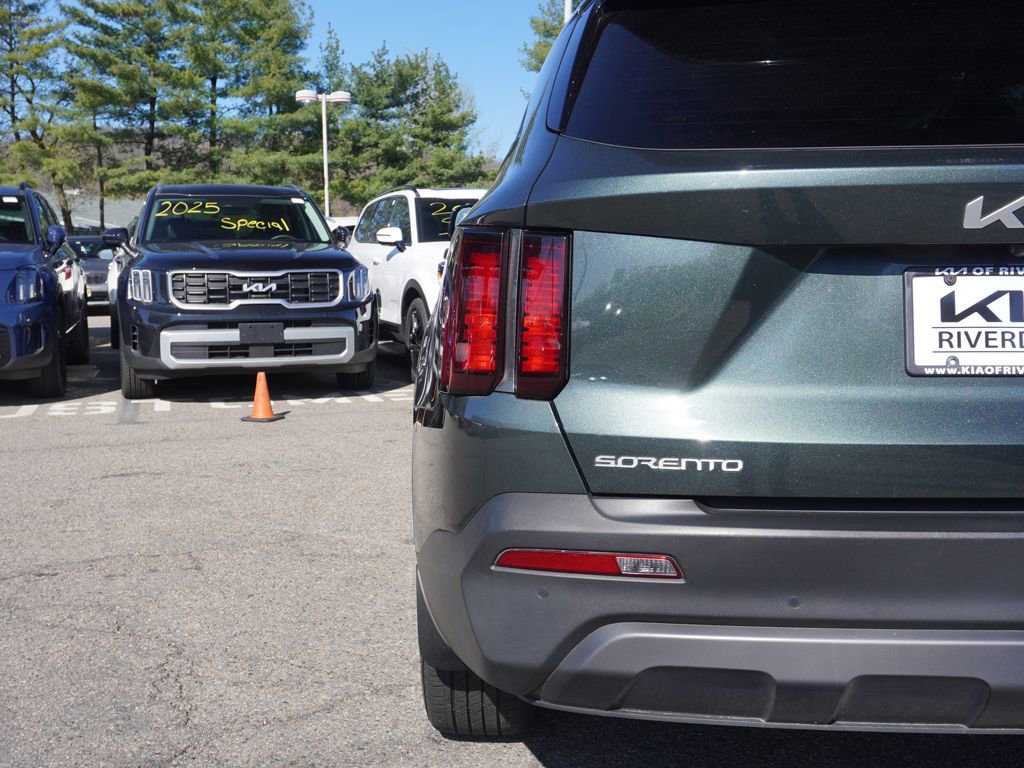 Used 2023 Kia Sorento S w/ Panoramic Sunroof Package image 16