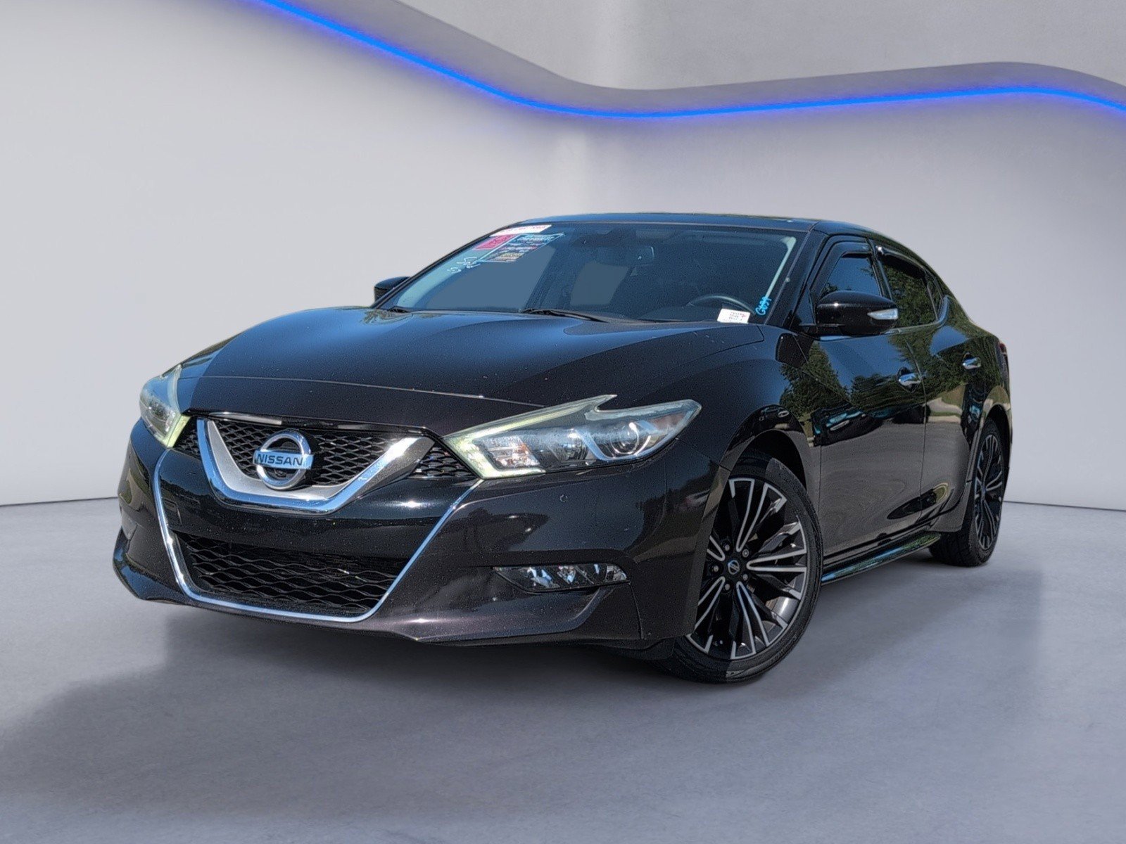 Used 2016 Nissan Maxima Platinum w/ Interior Lighting Package FWD image 2