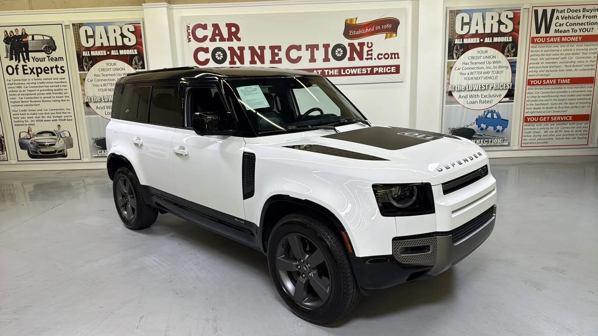 Used 2021 Land Rover Defender 110 X-Dynamic HSE AWD/4WD image 2