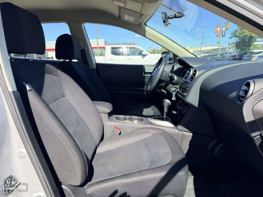 Used 2015 Nissan Rogue S w/ Convenience Package FWD image 13
